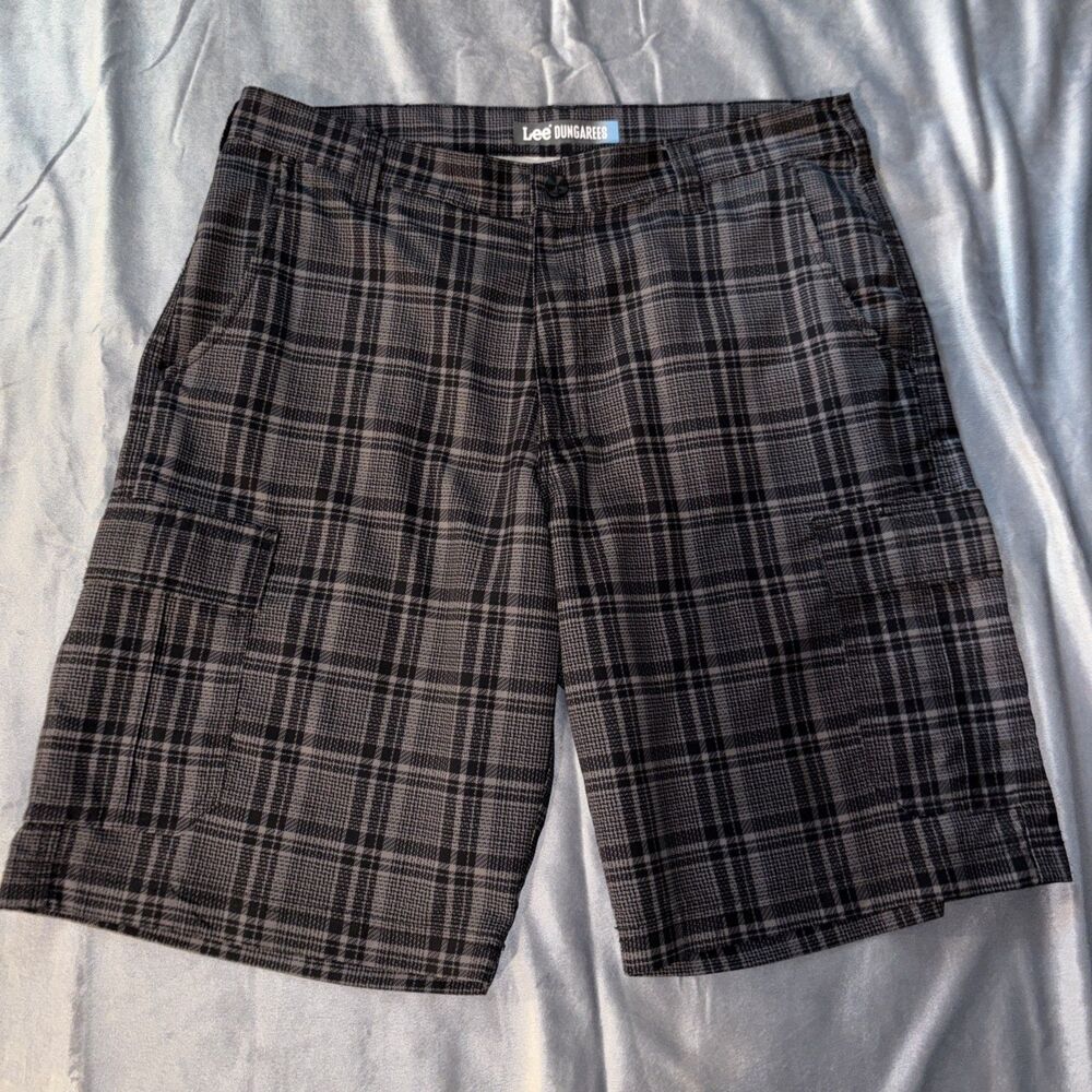 Lee Dungarees Men’s Grey Plaid Cargo Shorts Size 34